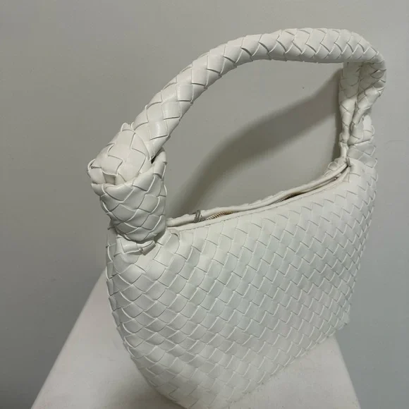 A New Day White Woven Shoulder Bag - Picture 8 of 8